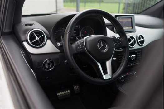 Mercedes-Benz B-klasse - 180 CDI Ambition / Navigatiesysteem/ Cruise Control/ Parkeersensoren/ Panor - 1