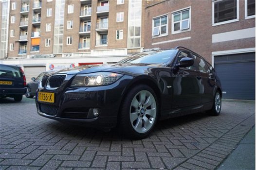 BMW 3-serie Touring - 320i High Executive * Panoramadak Leer Trekhaak 3D NAVI * Compleet onderhouden - 1