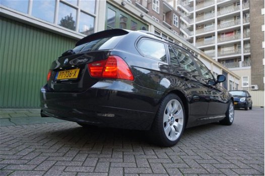 BMW 3-serie Touring - 320i High Executive * Panoramadak Leer Trekhaak 3D NAVI * Compleet onderhouden - 1