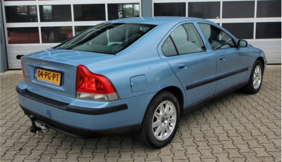 Volvo S60 - 2.4 Youngtimer - 1