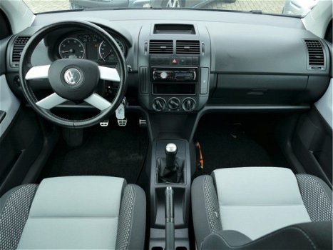 Volkswagen Polo - 1.4-16V Cross, 17