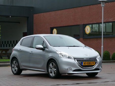 Peugeot 208 - 1.4 VTi Allure, navigatie, parkeersensoren - 1