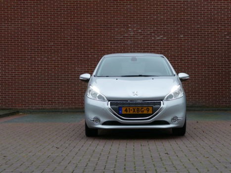 Peugeot 208 - 1.4 VTi Allure, navigatie, parkeersensoren - 1