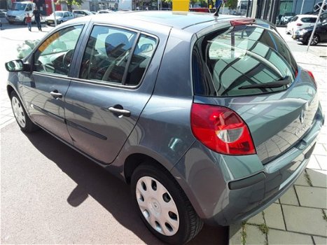 Renault Clio - 1.2-16V Business Line - 1