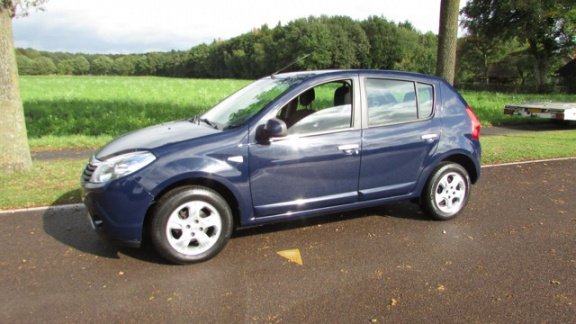 Dacia Sandero - 1.2 Lauréate Airco, Trekhaak - 1