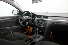 Skoda Superb Combi - 1.6 TDI Active Business 6-bak Navi ParkAssist Climate 200x Vw-Audi-Seat-Skoda