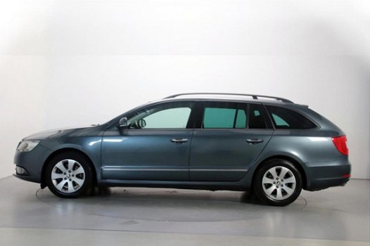 Skoda Superb Combi - 1.6 TDI Active Business 6-bak Navi ParkAssist Climate 200x Vw-Audi-Seat-Skoda - 1