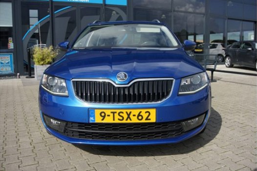 Skoda Octavia Combi - 1.2 TSI Greentech Elegance Businessline Pdc, Navigatie, Stoelverwarming - 1