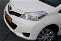 Toyota Yaris - 1.0 VVT-i Comfort 5-Deurs, Airco - 1 - Thumbnail