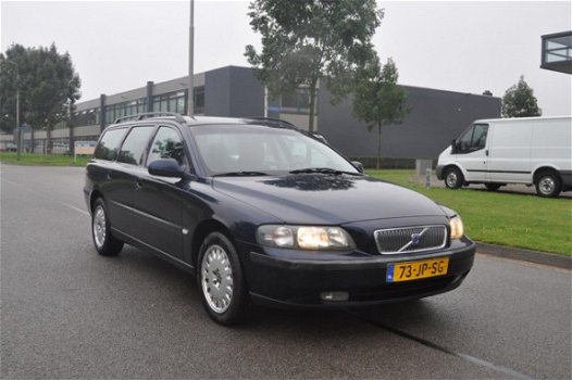 Volvo V70 - 2.4 Comfort Line AIRCO/CRUISE NETTE STAAT - 1