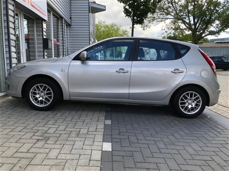 Hyundai i30 - 1.4i Active Airco in perfect staat - 1