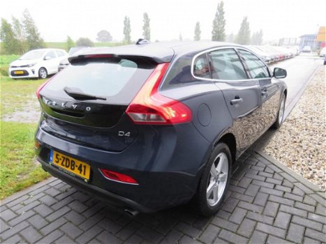 Volvo V40 - 2.0 D4 Momentum Business Navi Clima PDC Bluetooth Cruise - 1