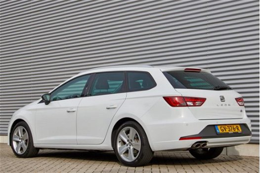 Seat Leon ST - 1.4 EcoTsi 150pk FR Connect, PDC+camera, Navigatie, DAB, Full link - 1