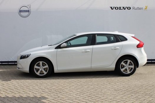 Volvo V40 - T2 122 pk Automaat / Nordic / Airco / Cruise Control - 1