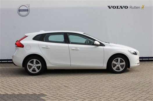 Volvo V40 - T2 122 pk Automaat / Nordic / Airco / Cruise Control - 1