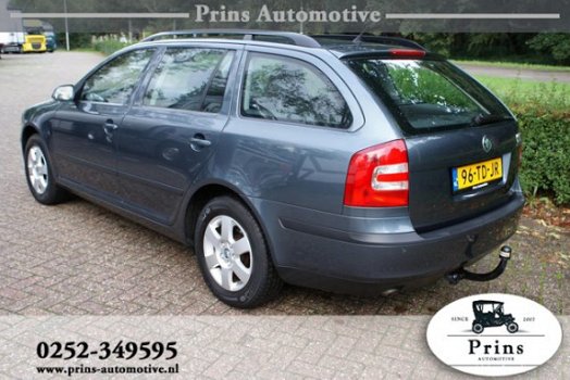 Skoda Octavia Combi - 1.6 Elegance Clima PDC CruiseControl - 1