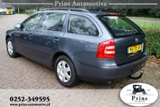 Skoda Octavia Combi - 1.6 Elegance Clima PDC CruiseControl