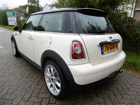 Mini Mini Cooper - 1.6 Chili 120pk 6 bak Airco Navi Cruise 143.000km 2e eig - 1