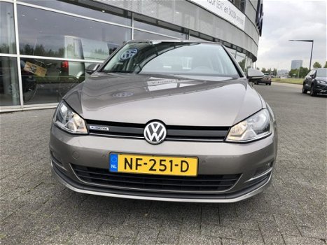 Volkswagen Golf - 1.0 TSI 115PK Comfortline Alarm PDC navigatie dab+ - 1