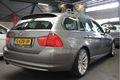 BMW 3-serie Touring - 318d Corporate Lease Sportpakket CLIMATE CONTROL TEL PDC DAKRAILS MISTLAMPEN V - 1 - Thumbnail