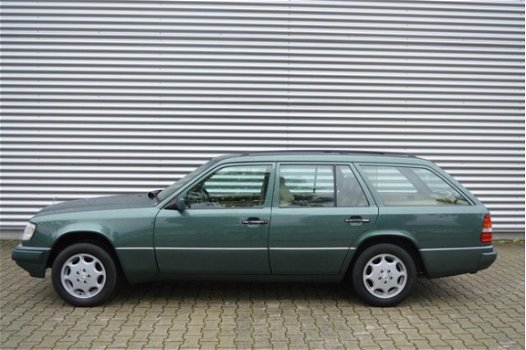 Mercedes-Benz E-klasse Combi - 250 D Elegance 20V *UITMUNTENDE STAAT - 1