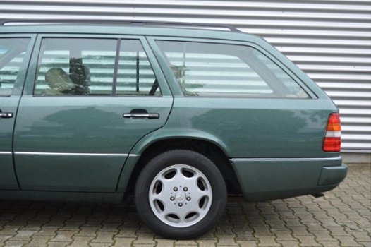 Mercedes-Benz E-klasse Combi - 250 D Elegance 20V *UITMUNTENDE STAAT - 1