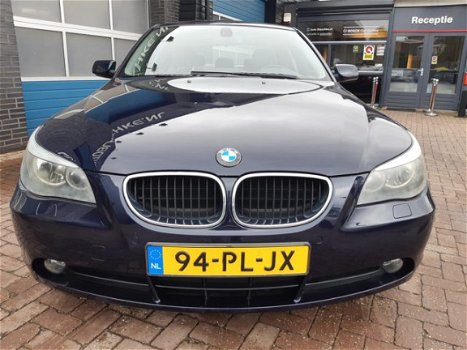 BMW 5-serie - 520i Executive, 6 cilinder /Navi/ECC - 1