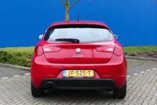 Alfa Romeo Giulietta - 1.4 T Distinctive - Leer - Clima - PDC