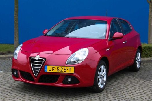 Alfa Romeo Giulietta - 1.4 T Distinctive - Leer - Clima - PDC - 1