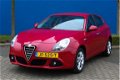Alfa Romeo Giulietta - 1.4 T Distinctive - Leer - Clima - PDC - 1 - Thumbnail