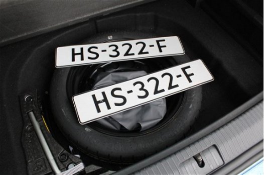 Volkswagen Golf Sportsvan - 1.2 TSI DSG Comfortline Navigatie | Stoelverwarming | 16 inch | Cruise c - 1