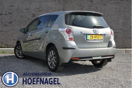 Toyota Verso - 1.8 VVT-i Aspiration 7p. Climate, Cruise control, Navigatie, Panoramadak, Half leder - 1