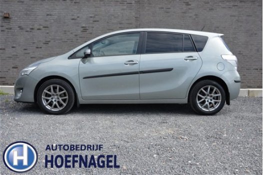 Toyota Verso - 1.8 VVT-i Aspiration 7p. Climate, Cruise control, Navigatie, Panoramadak, Half leder - 1