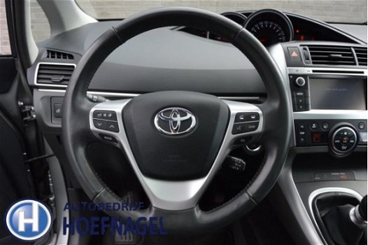 Toyota Verso - 1.8 VVT-i Aspiration 7p. Climate, Cruise control, Navigatie, Panoramadak, Half leder - 1