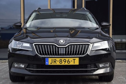 Skoda Superb Combi - 1.6 TDI Style Business Pano | Xenon | Bovag garantie - 1