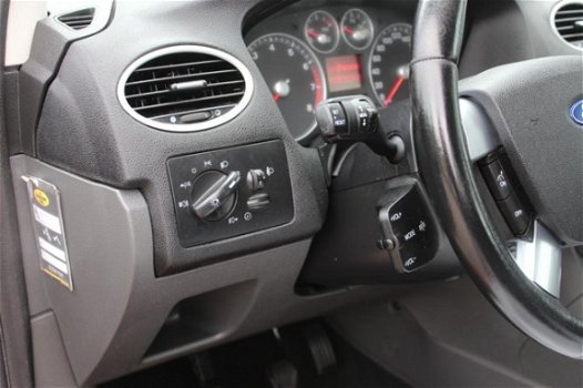 Ford Focus Wagon - 1.8 16V Flexifuel Ambiente - 1