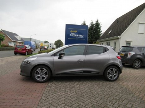 Renault Clio - 1.5 dCi Night&Day (Navi, PDC, Cruise) 14% Bijtelling - 1