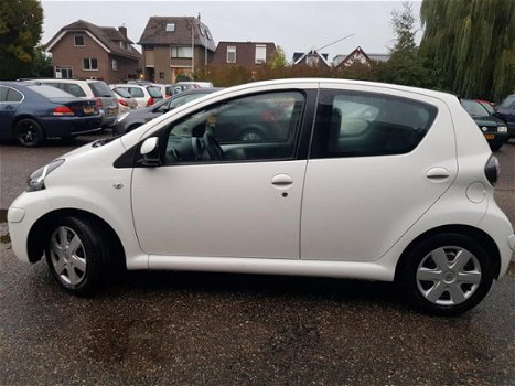 Toyota Aygo - 1.0-12V Comfort |Nieuwe APK|Elektrische pakket|AIRCO|3de Eigenaar - 1