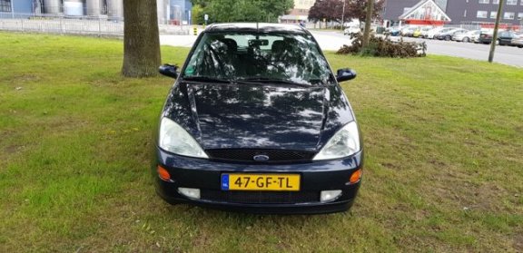 Ford Focus - 1.8-16V Collection - 1