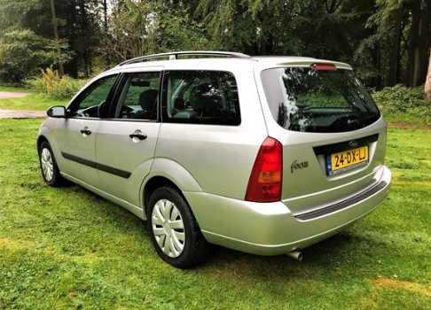 Ford Focus Wagon - 1.6-16V Trend AIRCO. NWE APK BJ'2000 - 1