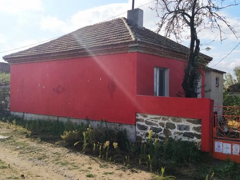 Een bewoonbaar huis met veel grond en panoramisch uitzicht - 4