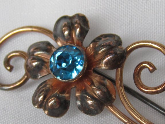 Zilveren vergulde broche Van Dell bloem met bauwe kristal rijnsteen 5.5x2.8 cm. - Afbeelding 5