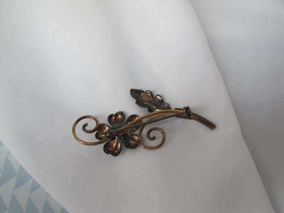 Zilveren vergulde broche Van Dell bloem met bauwe kristal rijnsteen 5.5x2.8 cm. - Afbeelding 6