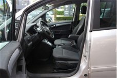 Opel Zafira - 2.2 Temptation Automaat Airco 7-persoons Navi CRC Trekhaak 150pk