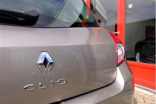 Renault Clio - 1.2 Authentique Airco/LMV - 1