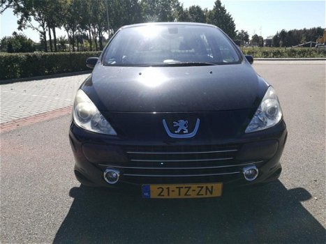 Peugeot 307 - Premium 1.6 HDiF 16V 110pk - 1