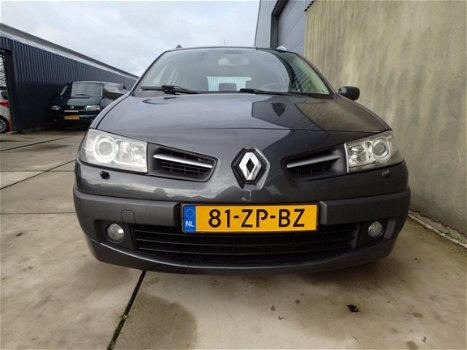 Renault Mégane Grand Tour - 1.6-16V Tech Line NAV, LMV, CLIMA - 1