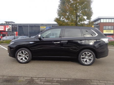 Mitsubishi Outlander - 2.0 PHEV Instyle INCLUSIEF BTW, 1E Eigenaar, Trekhaak, Dealer onderhouden - 1