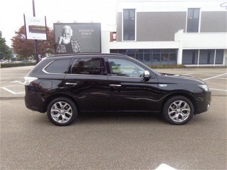 Mitsubishi Outlander - 2.0 PHEV Instyle INCLUSIEF BTW, 1E Eigenaar, Trekhaak, Dealer onderhouden - 1