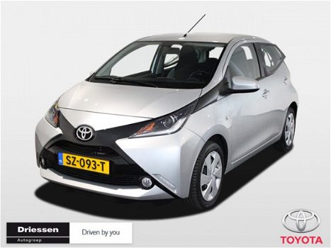 Toyota Aygo - 1.0 VVT-i x-nav (Navigatiesysteem) - 1